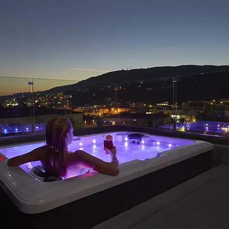 Mystery Luxury Apart-hotel 4*