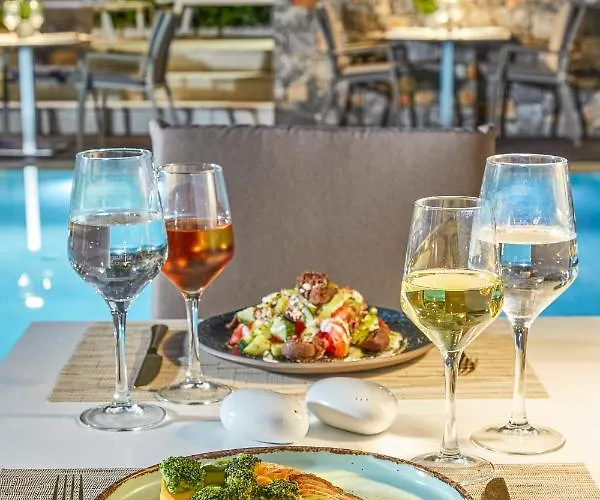 Mystery Luxury Aparthotel