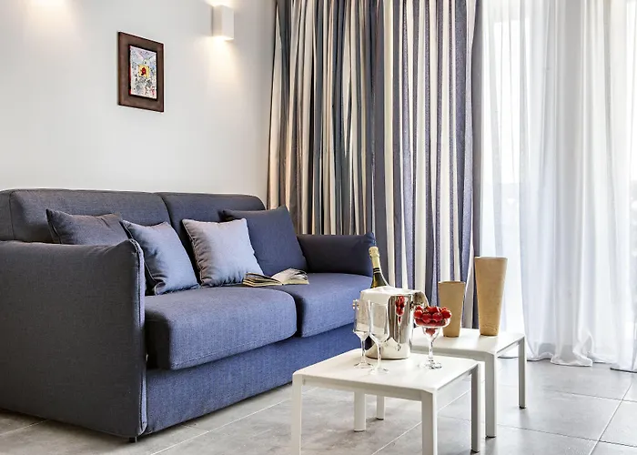 Mystery Luxury Aparthotel 4*