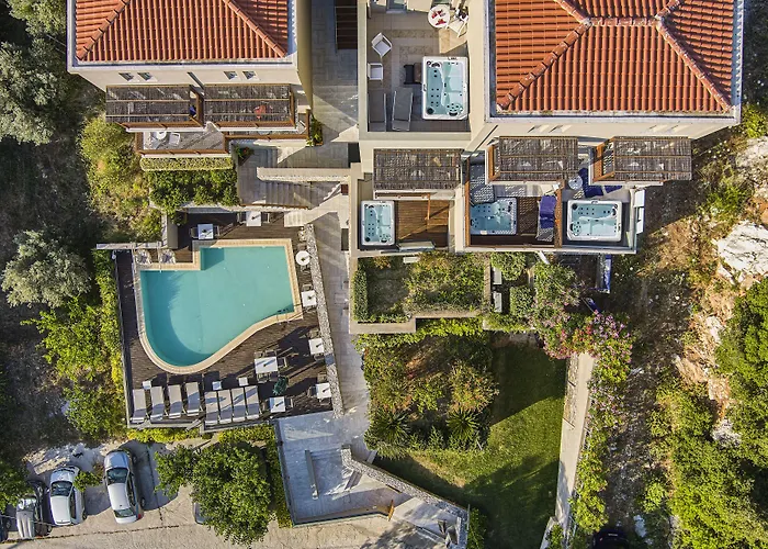 Mystery Luxury Aparthotel 4*