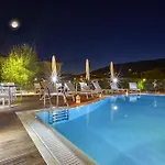 Mystery Luxury 4* Skiathos stad
