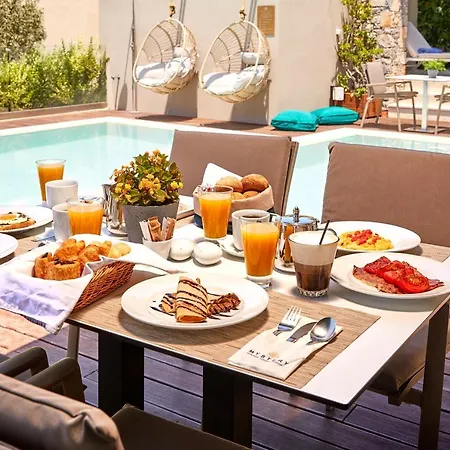 Mystery Luxury Aparthotel 4*